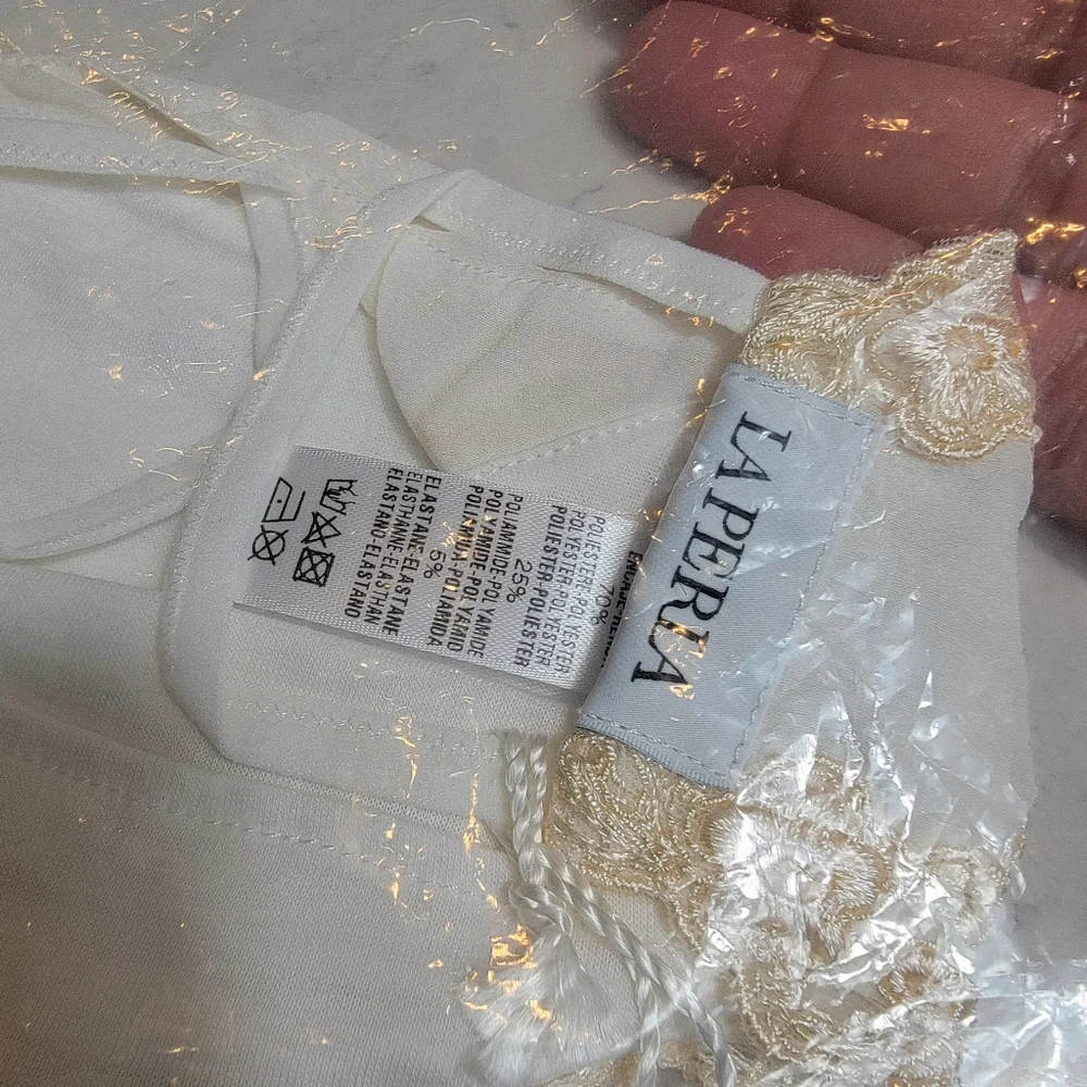 La Perla Maison face mask whute and ivory silk and embroidered with lace